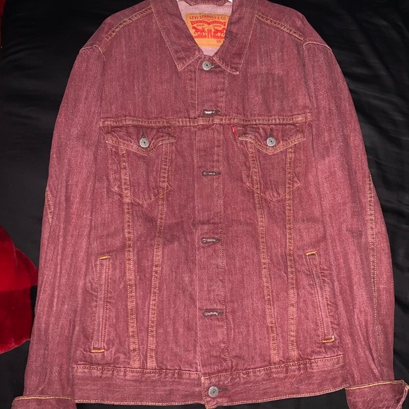 levi's red denim jacket mens